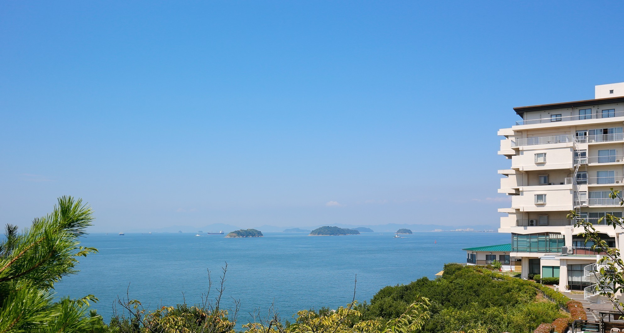 窓の外は絵葉書のような景色